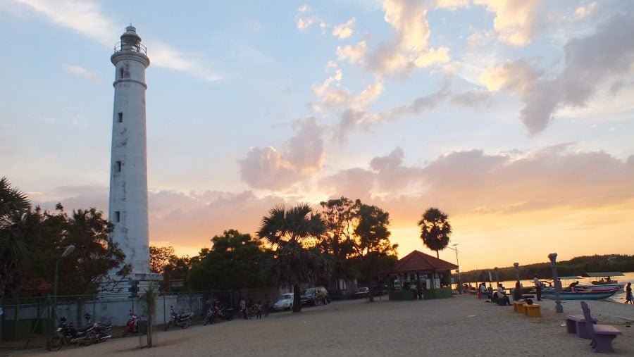 Batticaloa_Lighthouse_Evening_Time-e1472454990394