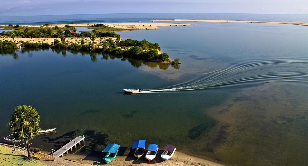 aerial-view-of-batticaloa-rivermouth